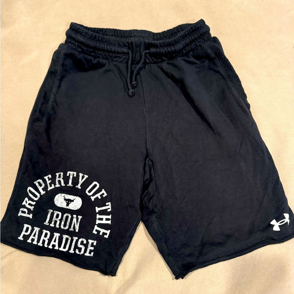 Boys under amour “iron paradise” medium shorts. Non-smoking home.